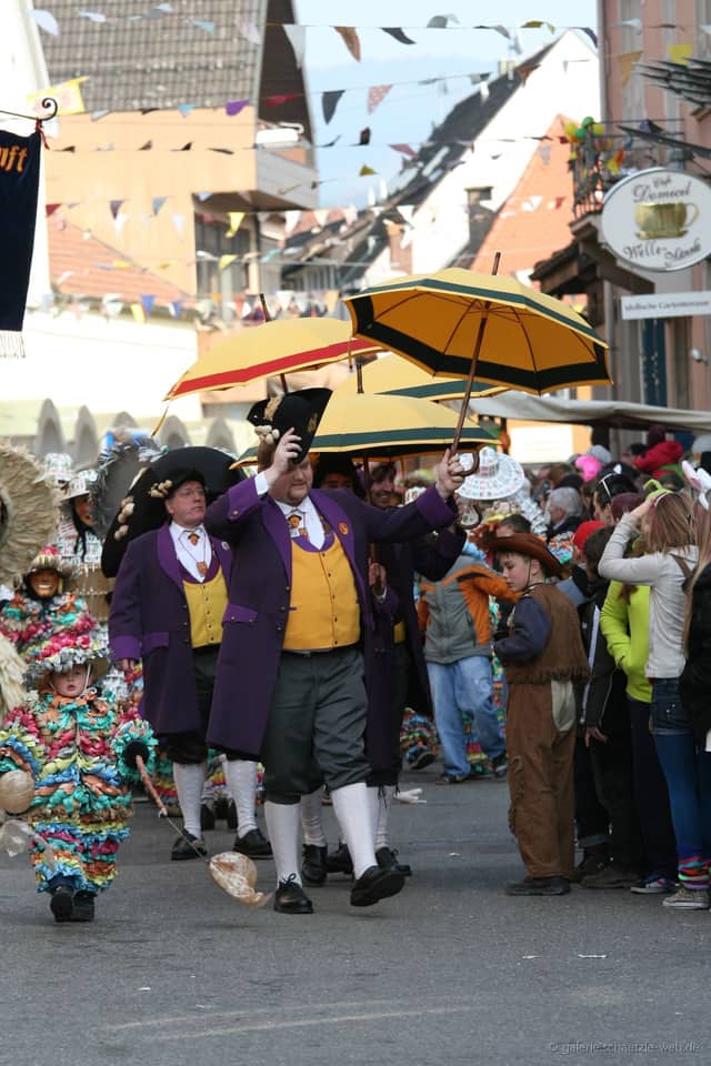 Fasend Umzug Dienstag — Narrenzunft Zell am Harmersbach 2011